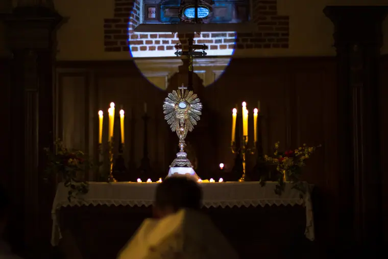 L’adoration du Saint-Sacrement, photo 2