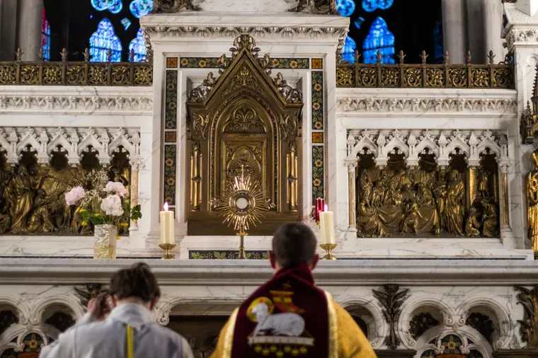 L’adoration du Saint-Sacrement, photo 3